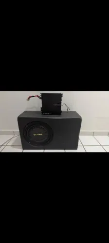 Amplificador Falcon DF 600. 1 ehx class D 600w RMS. Subwoofer 10 pol. Slim High Power 350w