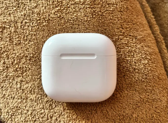 Vendo AirPods 4 Usado