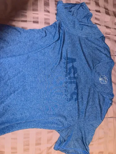Camisa esportiva ASICS tamanho GG