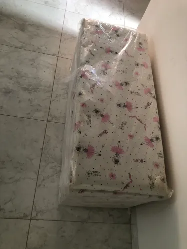 3 pufi é um puff baú novo 300 reais 