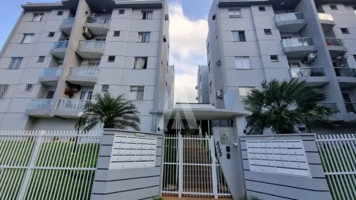 Apartamento mobiliado com 2 quartos, sacada e 1 vaga no bairro Santo Antônio