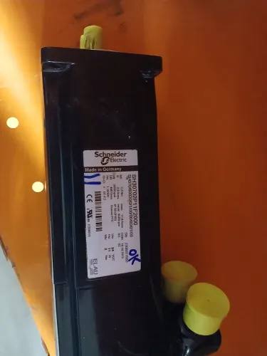 Servo Motor Schineider