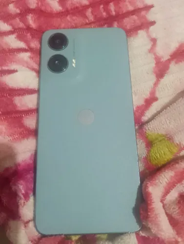 Vendo esse celular semi novo.