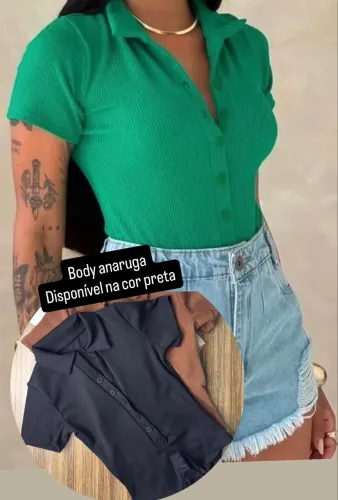 Body preto com botões 