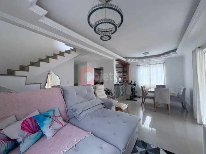 Casa duplex, 3 quartos, 300m², Condomínio dos Pássaros - Cabo Frio