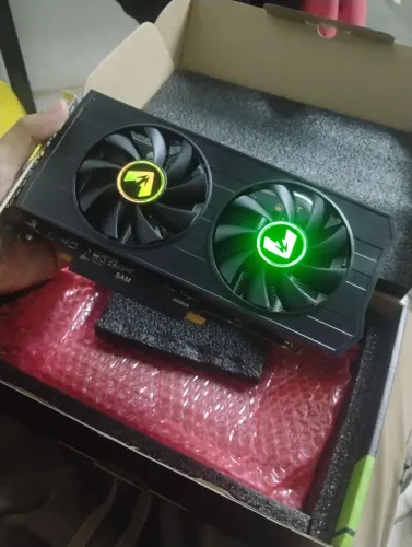 RX 580 DE 8GB - POUCOS DIAS DE USO - PRATICAMENTE NOVA