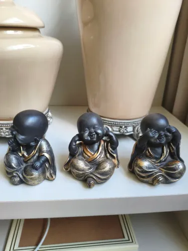 Budas não vejo não falo e nem escuto