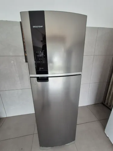 Geladeira semi nova