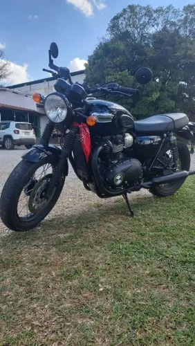 Triumph Bonneville T100 Black 2019 - 18.543 km.