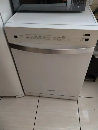 Máquina de lavar louça 14 serviços Brastemp nova