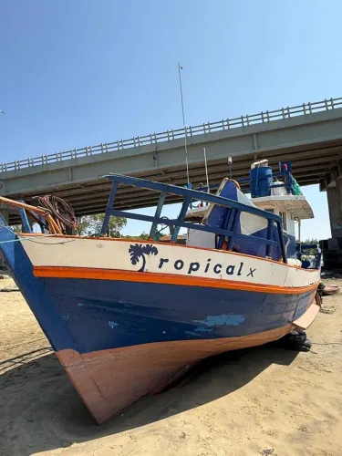 BARCO DE PESCA COMPLETO À VENDA - TOTALMENTE EQUIPADO!