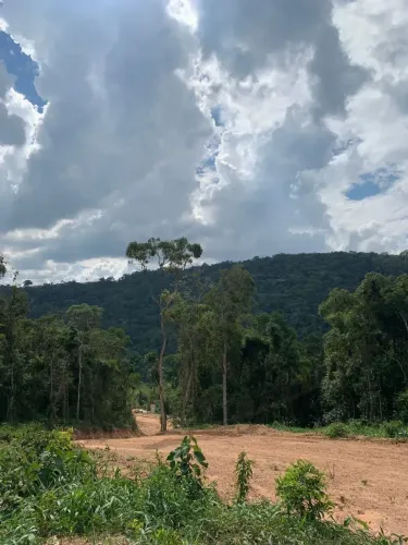 ÁREA RURAL - Terreno para chácara dentro de condomínio fechado em Mairinque