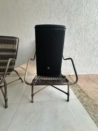 Caixa de Som Ativa 10 2 vias 1300W EON 710