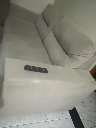 Vende-se um sofá bem conservado 