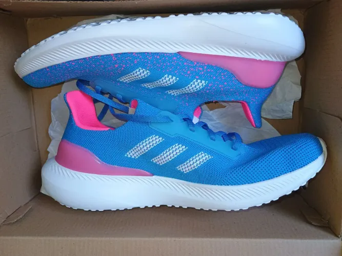 Tênis Adidas novo original na caixa número 40