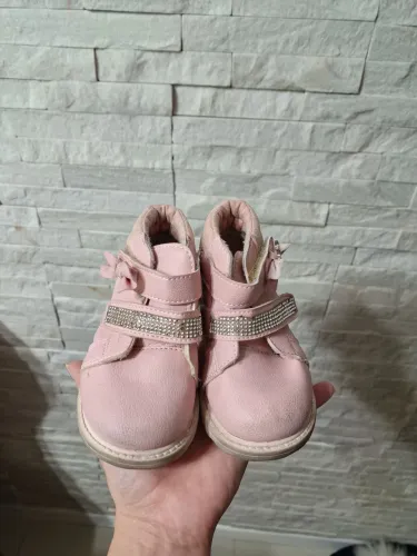 Botinha Infantil Rosa com Strass - Tam. 22 | Linda e Delicada ?