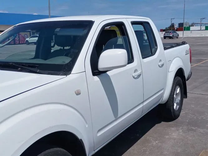 Nissan Frontier XE CD 4X4 2.5 TB Diesel 2010