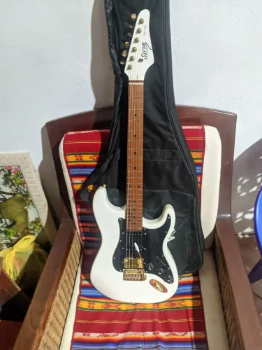 Guitarra seven SGT 270 semi nova