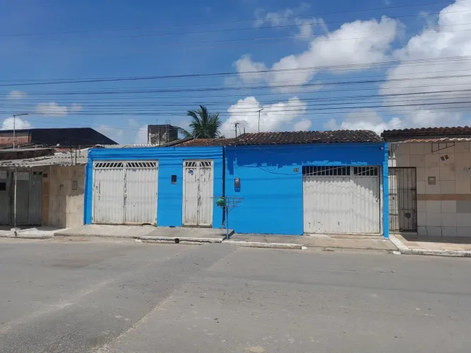 Casa com piscina 165 mil