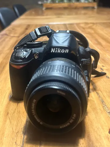 Câmera Nikon D3100 + Acessórios