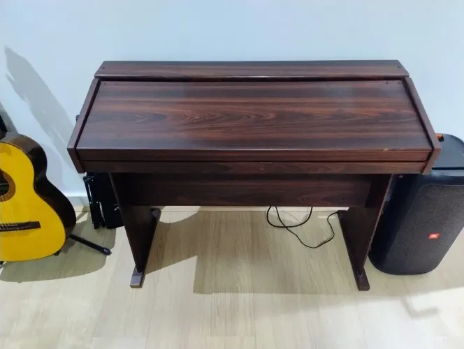 Piano elétrico