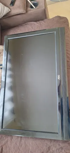 TV LCD 32 polegadas modelo LC32D1320