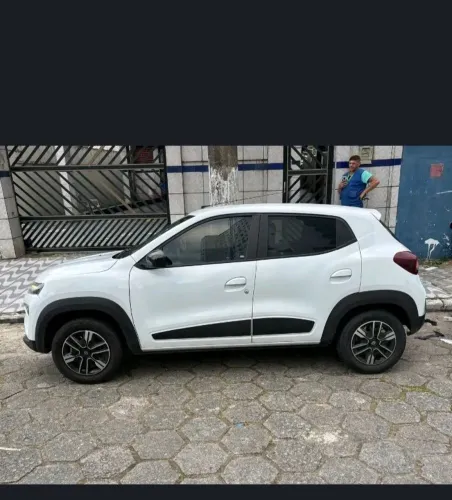 Renault Kwid Intense 1.0 Flex 12V 5P Mec. 2023