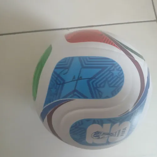 BOLA AUTOGRAFADA PELO CAFU