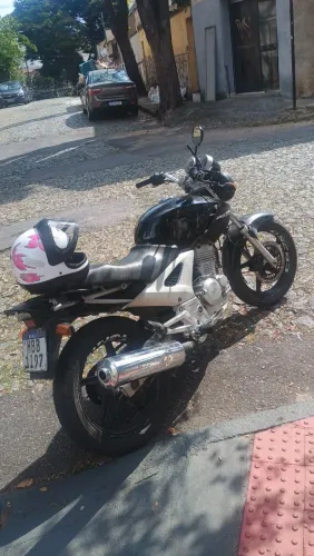 Vendo 7000 pego outra moto em troca tbm mais informações no zap *