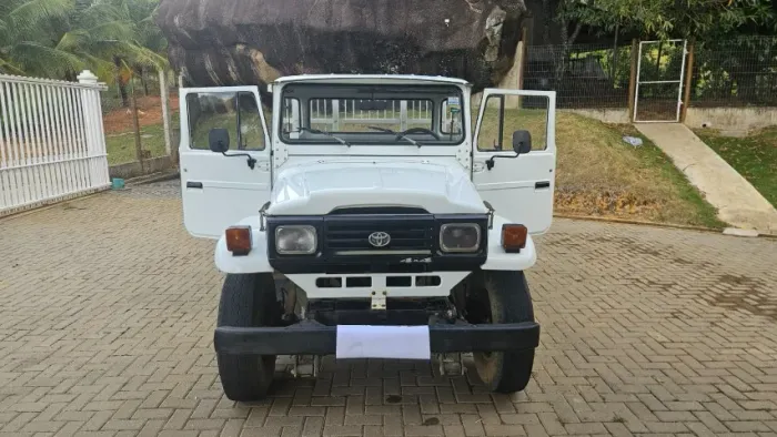 Toyota Band.Picape Chassi Longo Diesel 1999