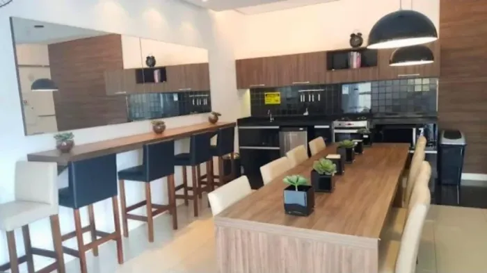 Apartamento luxo bairro da Glória. 2 quartos, 1 suíte. Sacada com vista para o Mar Condom