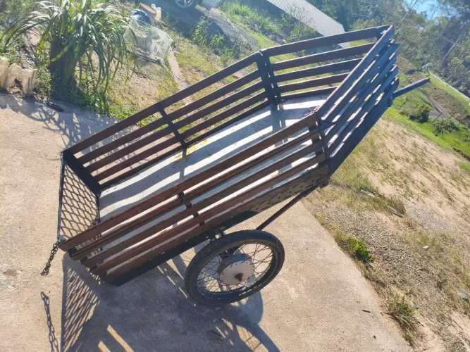 Carretinha pra moto.