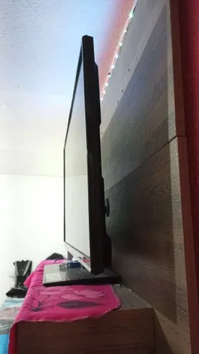 Vendo tv com defeitos