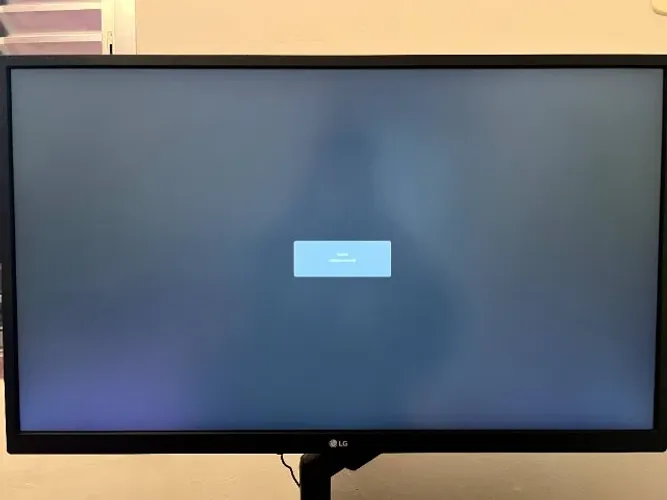 Monitor LG 27" 4K IPS 27UL500-W + Braço Articulado Pistão a Gás