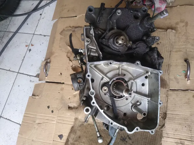 Motor parte de baixo Kasinski Miragem/Comer 250 carburada 