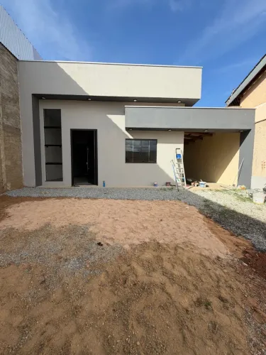 ALUGA-SE CASA NO BAIRRO CIDADE JARDIM
