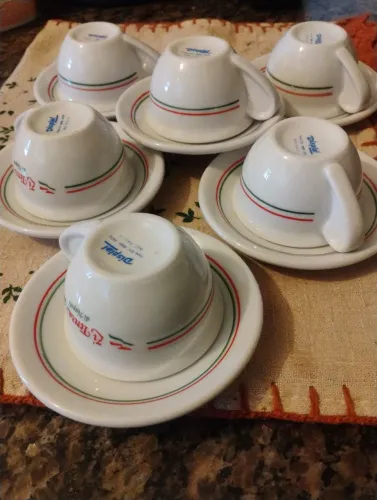 Xícaras para servir café ?