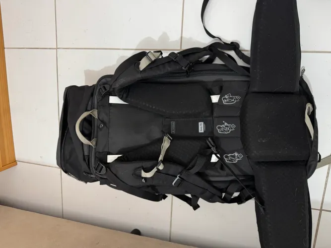 Mochila Forclaz Travel 900 50 + 10 L com capa de chuva