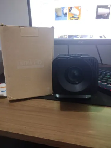 Projetor HY320 em ótimo estado,troco em placa de video+volta minha.