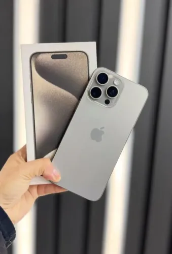 iPhone 15 Pro Max Titanium Natural 256 GB 6 meses de garantia