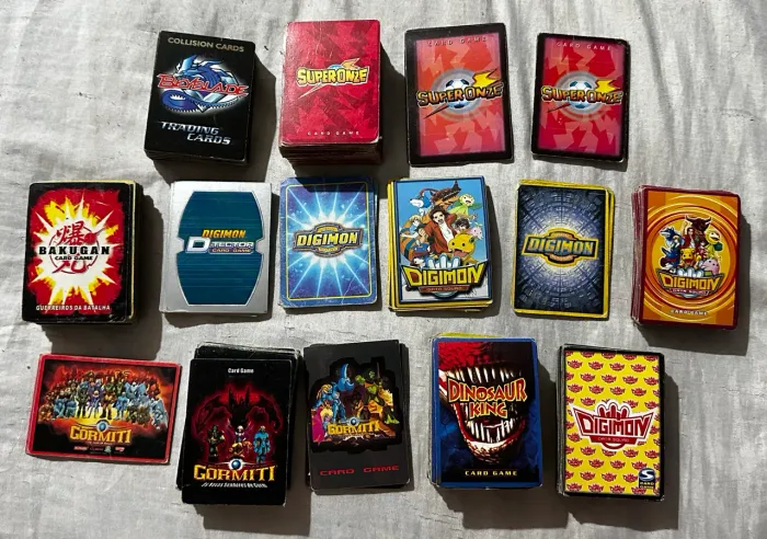 379 cards Digimon,Gormiti,Dinosaur King,Bakugan,BeyBlade e Super onze