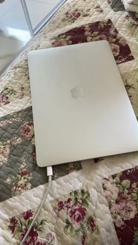 MacBook Pro Impecável