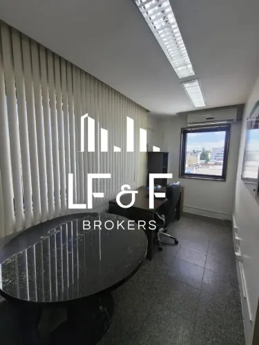 Sala Comercial à Venda no First Tower Vieralves