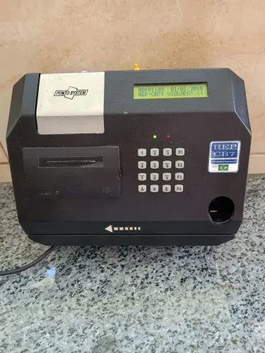 Vendo RELóGIO DE PONTO, PONTO SYSTEM REP CB7, Funcionando, como está nas fotos. LEIAA.