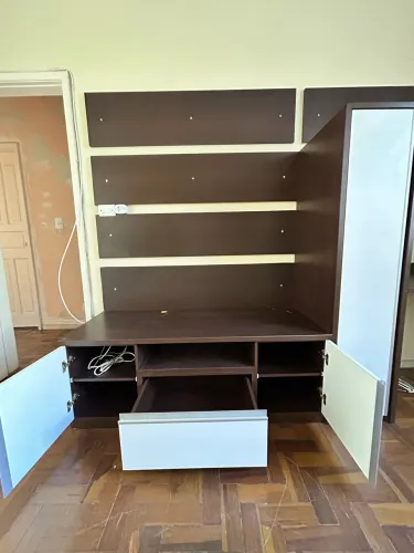 Estante com mesa de escritório