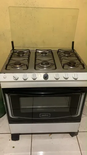 vendo um fogão de 6 bocas funciona perfeitamente obs não entrego