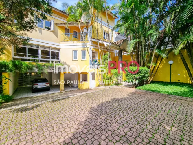 Linda casa em condomínio fechado