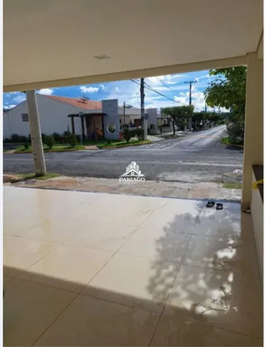 CASA À VENDA NO CONDOMÍNIO MÔNACO