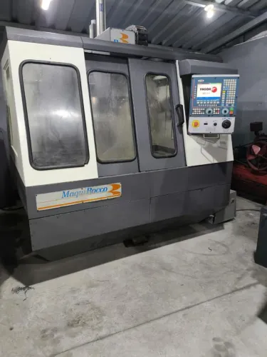 Vendo centro de usinagem ROCCO C 500 ANO 90