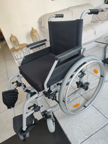 CADEIRA DE RODAS MARCA PROCIRÚRGICA ... NOVA